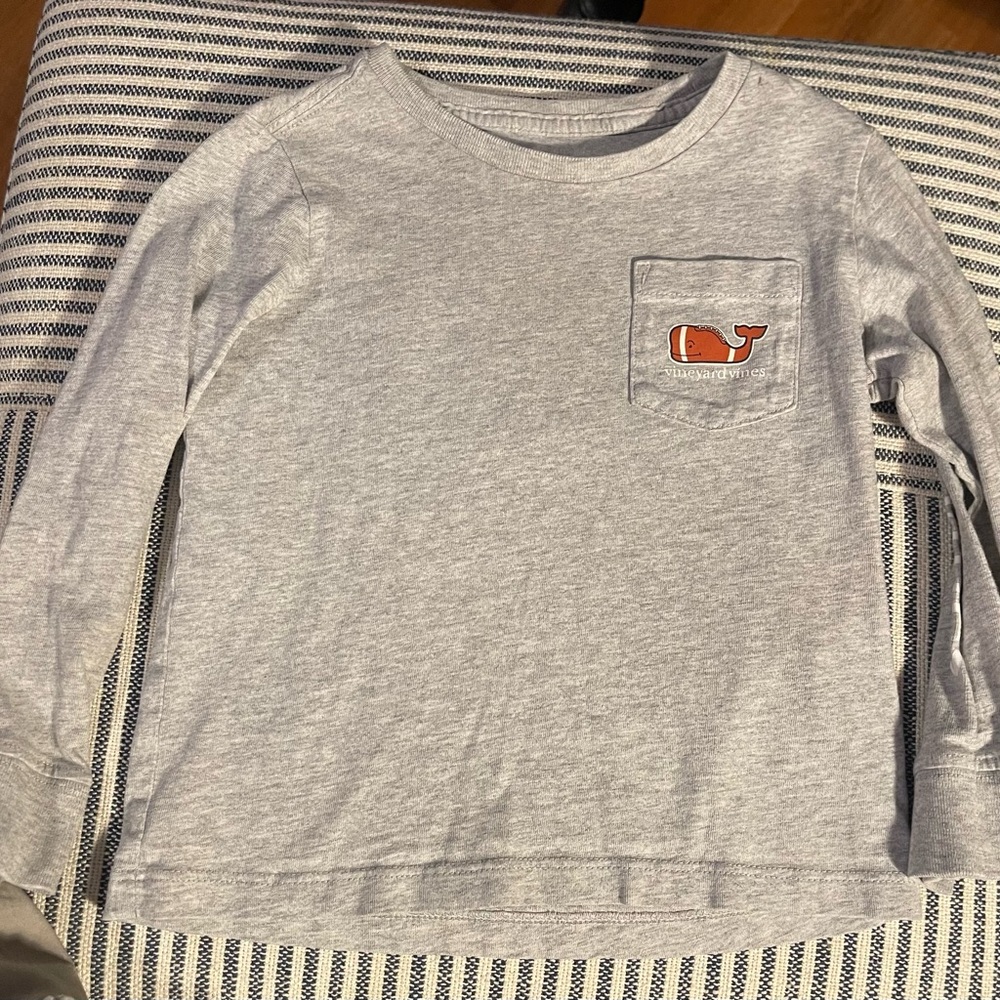 Vineyard Vines football 2t